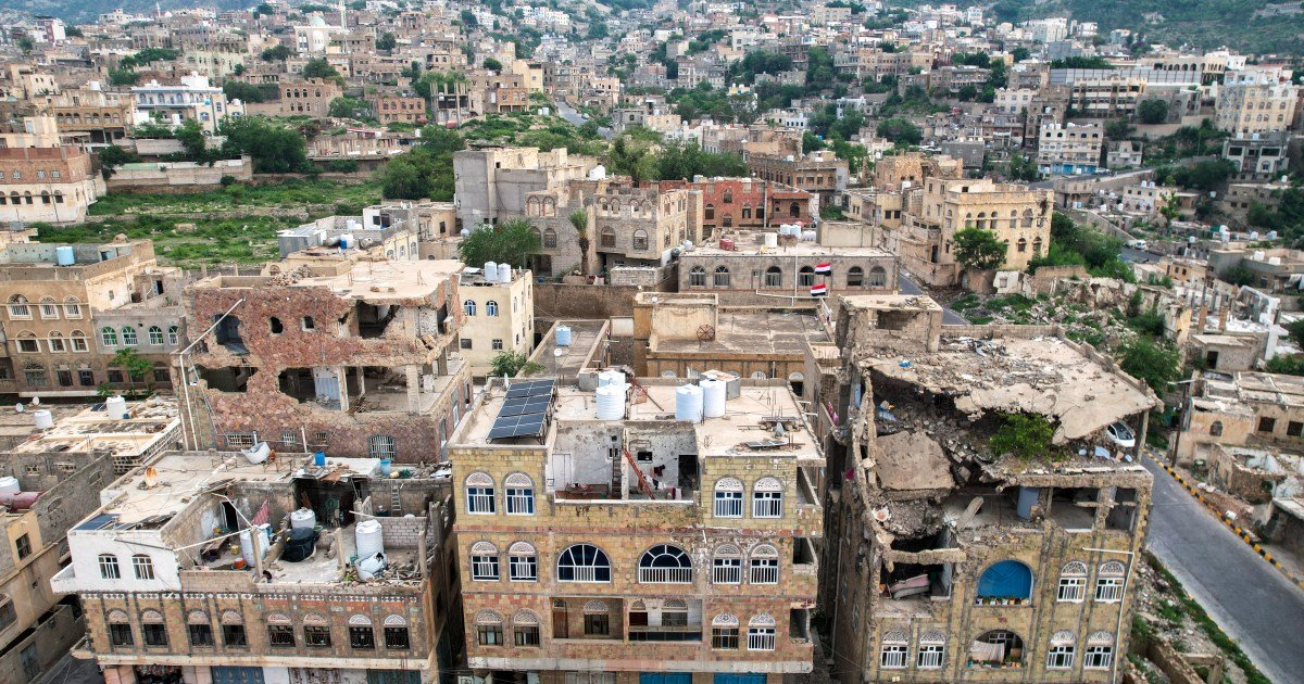 تعز التاريخية: المدينة والعمارة والذاكرة المحلية